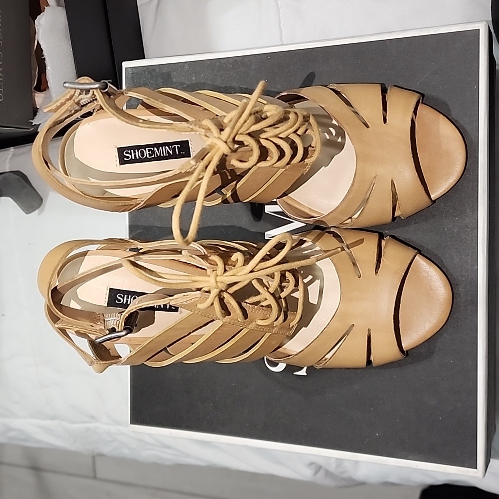 Tan Leather Peep Toes Heels